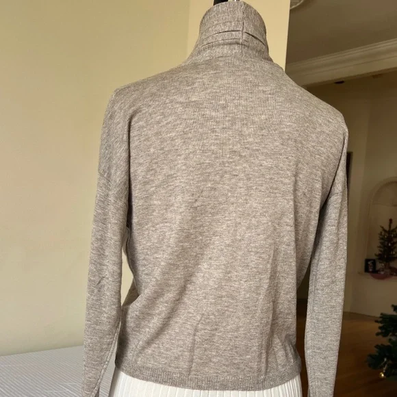 Elegant Heather Tan Knit Crop Top - Picture 5 of 7